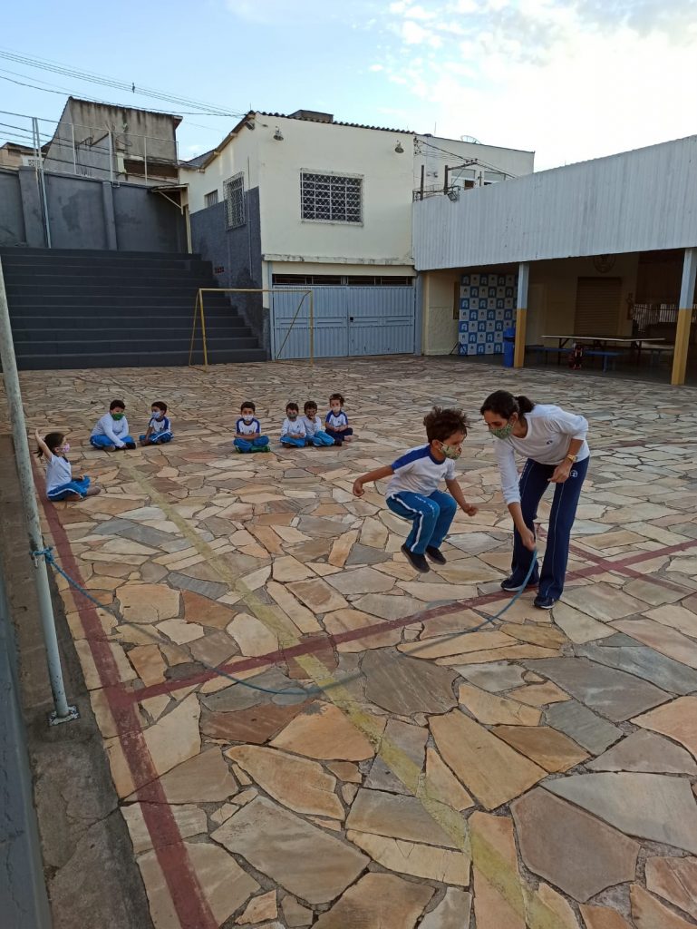 Brincando e aprendendo no Infantil IV