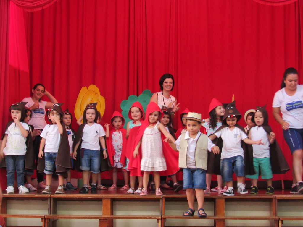 Teatro Musical Chapeuzinho Vermelho