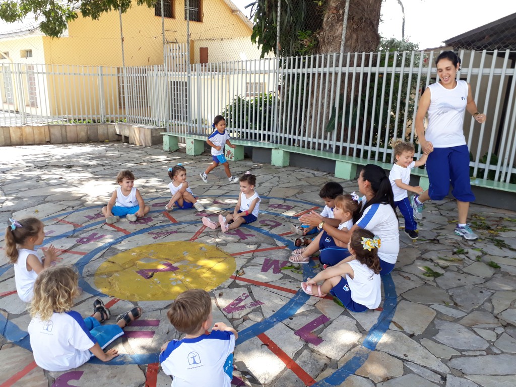 Escola: lugar de saberes, descobertas e muito afeto!